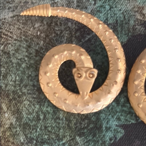 JJ Jonette Vintage Gold Serpent Earrings - Picture 2 of 4